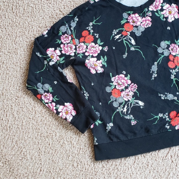 Super Cute H&M Cotton Sweatshirt Black with Pretty Pink Red Green Floral Flowers - Picture 12 of 12